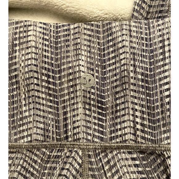 Lululemon Wunder Under Crop Luon Arrow Jacquard Battleship size 8 - Picture 4 of 5
